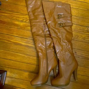 The color is chestnut